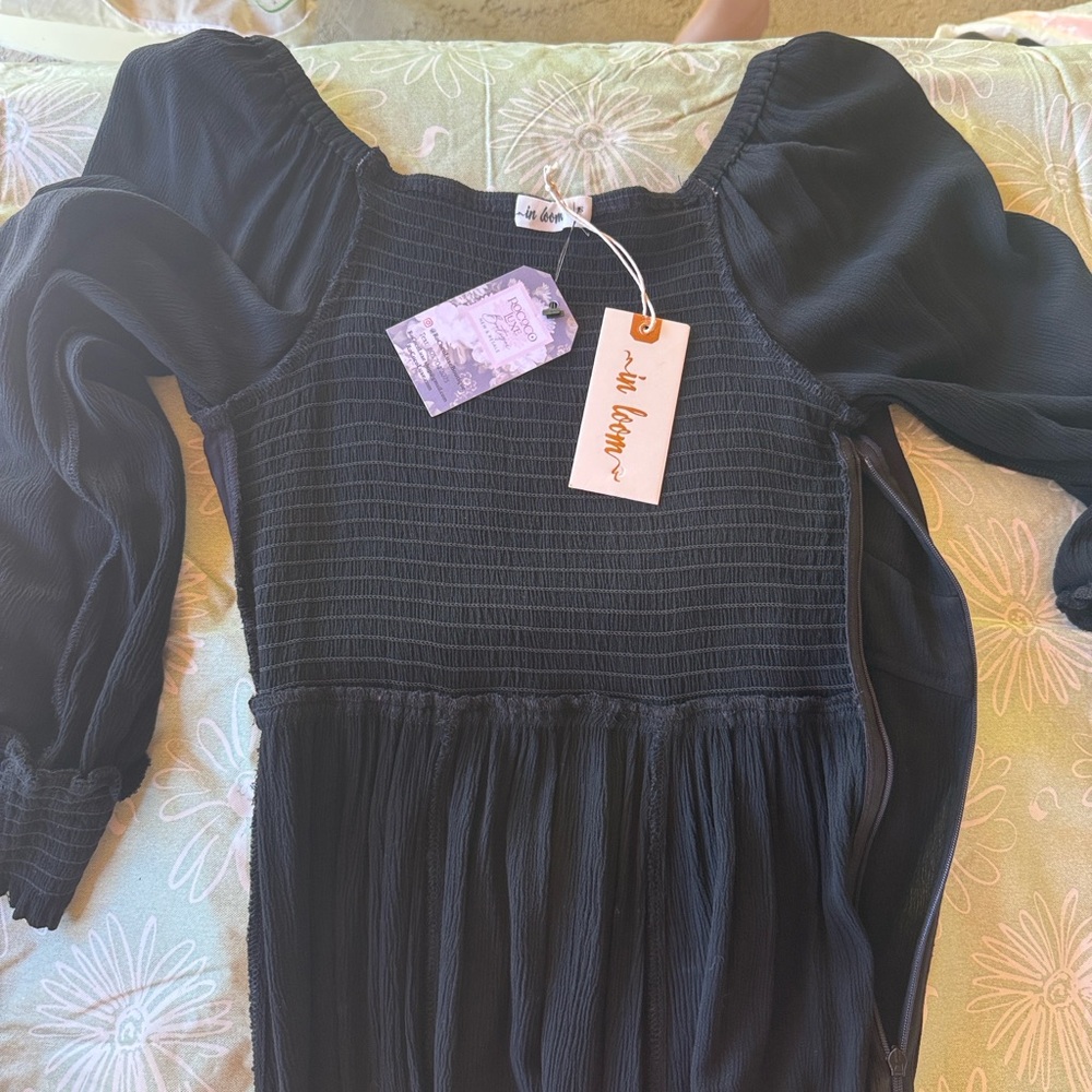 In Loom dress long maxi black -smocked back waist cuffs-slits-low neckline XS/S - Picture 2 of 15